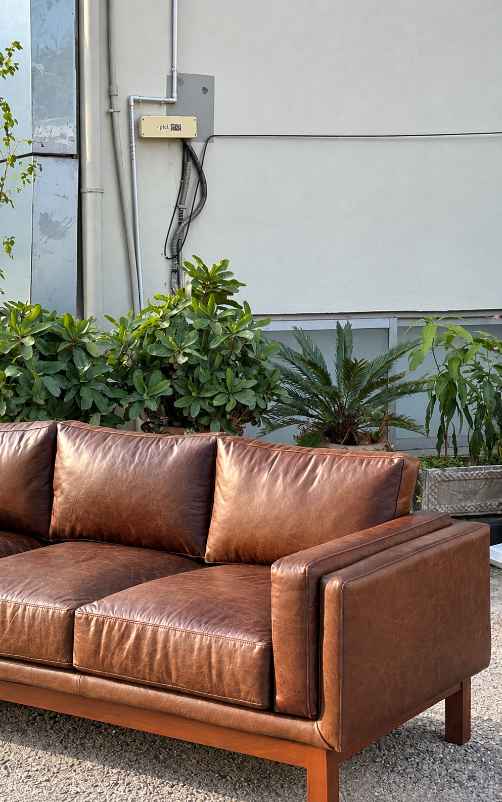 THE MILANO LEATHER SOFA