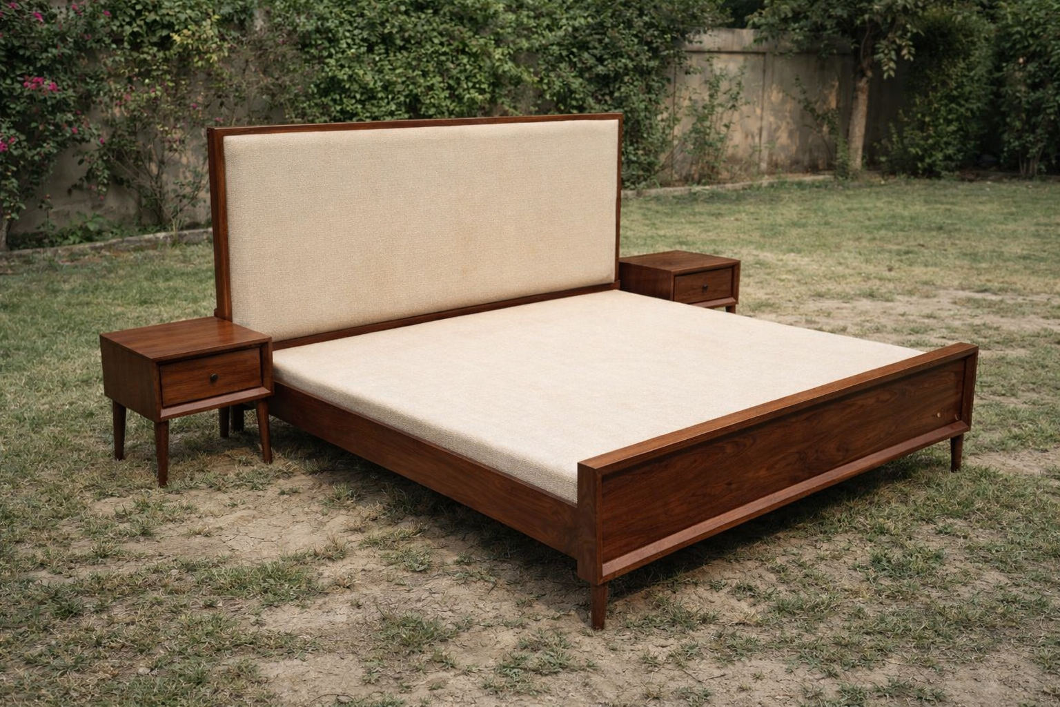 THE WINDSOR BED