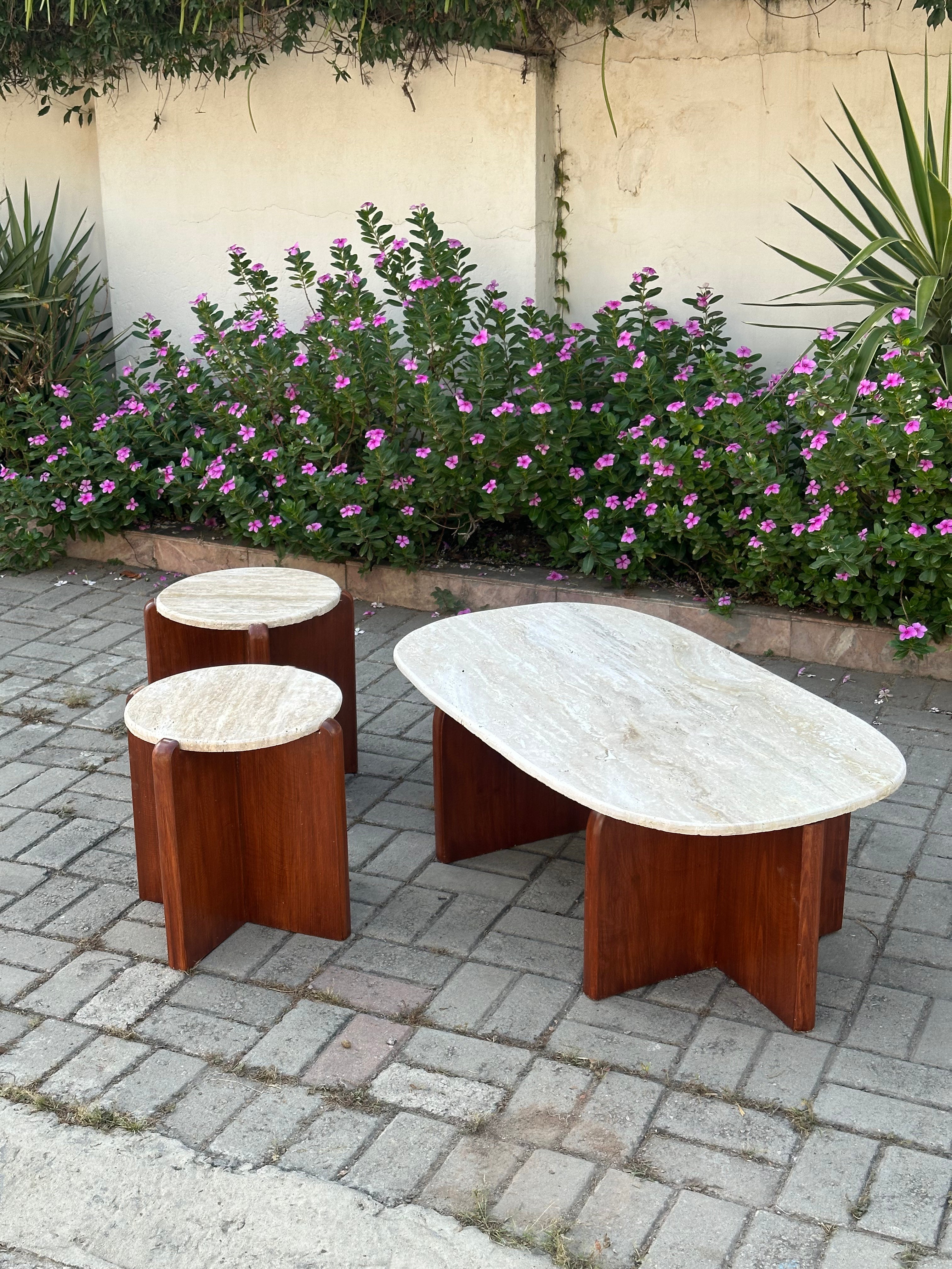 OVAL TRAVO TABLE