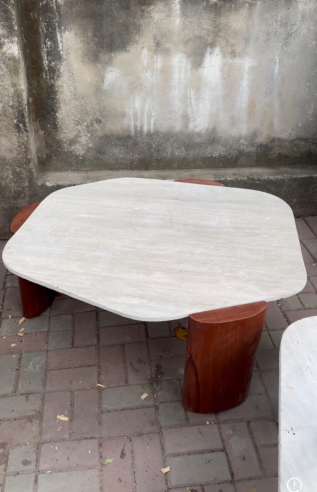 Irregular travo table
