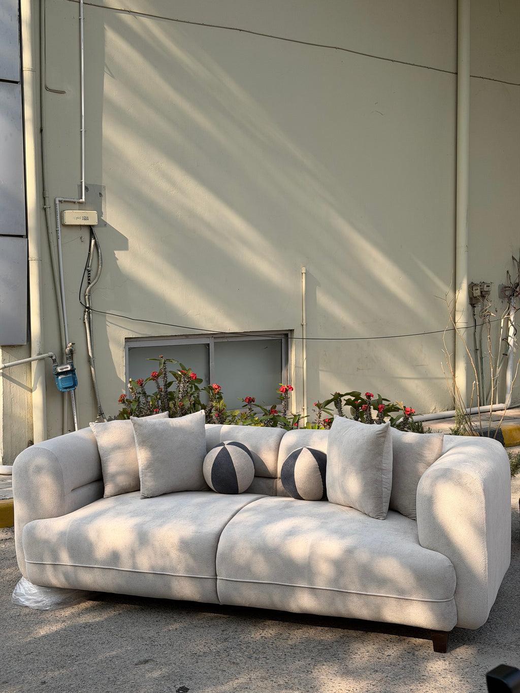 Sora Minimal modular Sofa