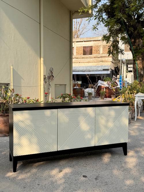 ARLO SIDEBOARD