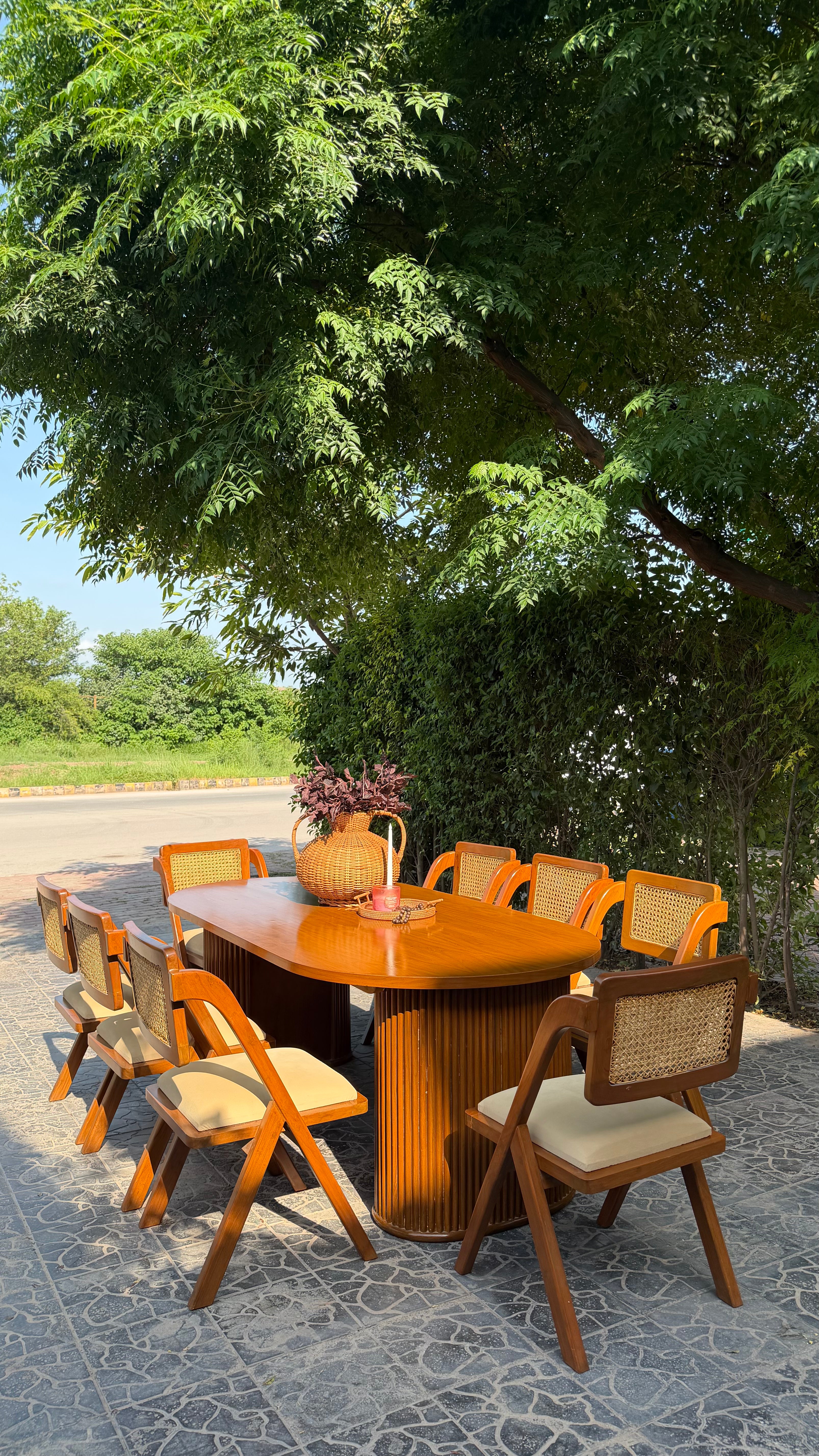 RATTANO DINING TABLE