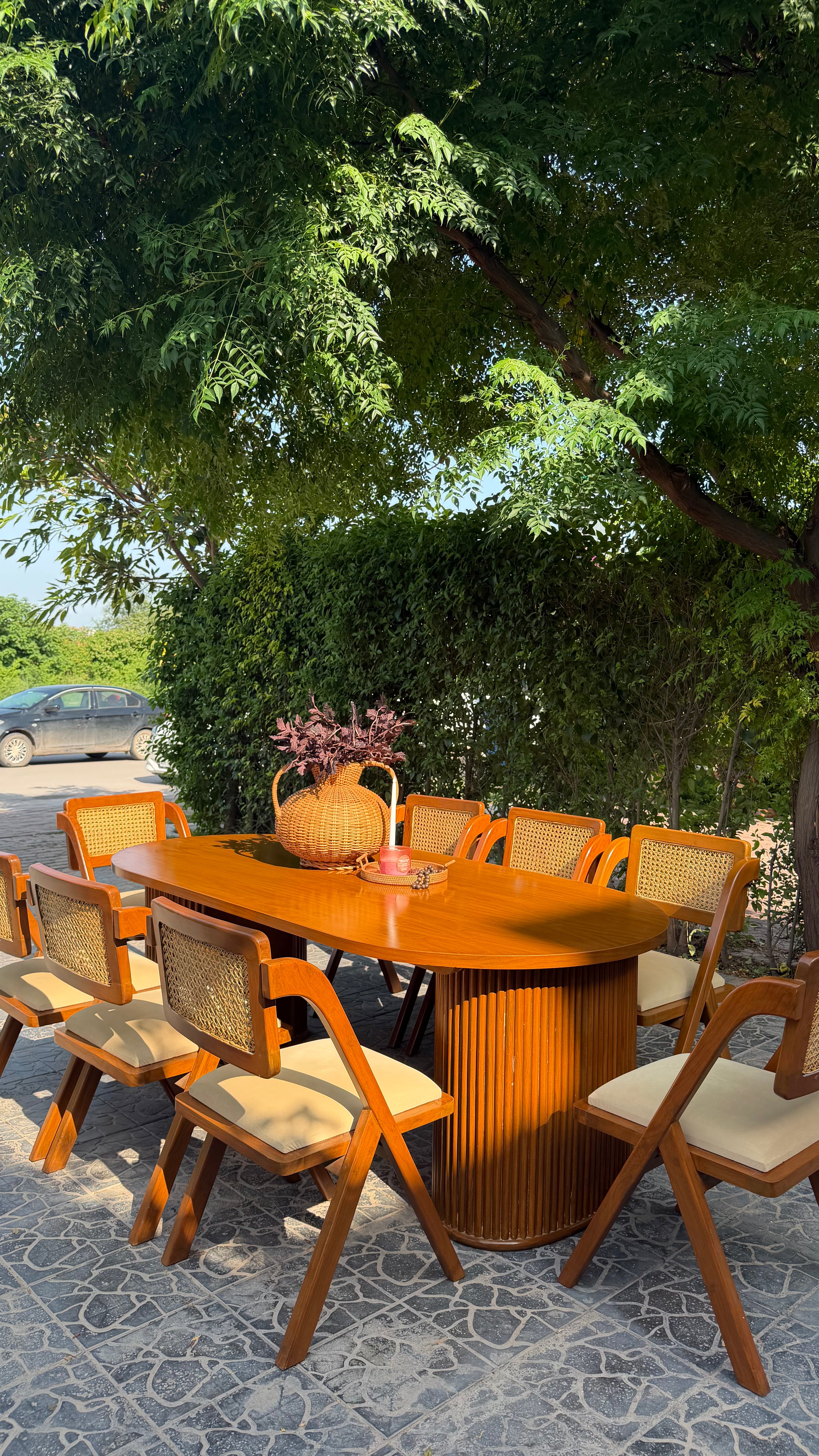 RATTANO DINING TABLE